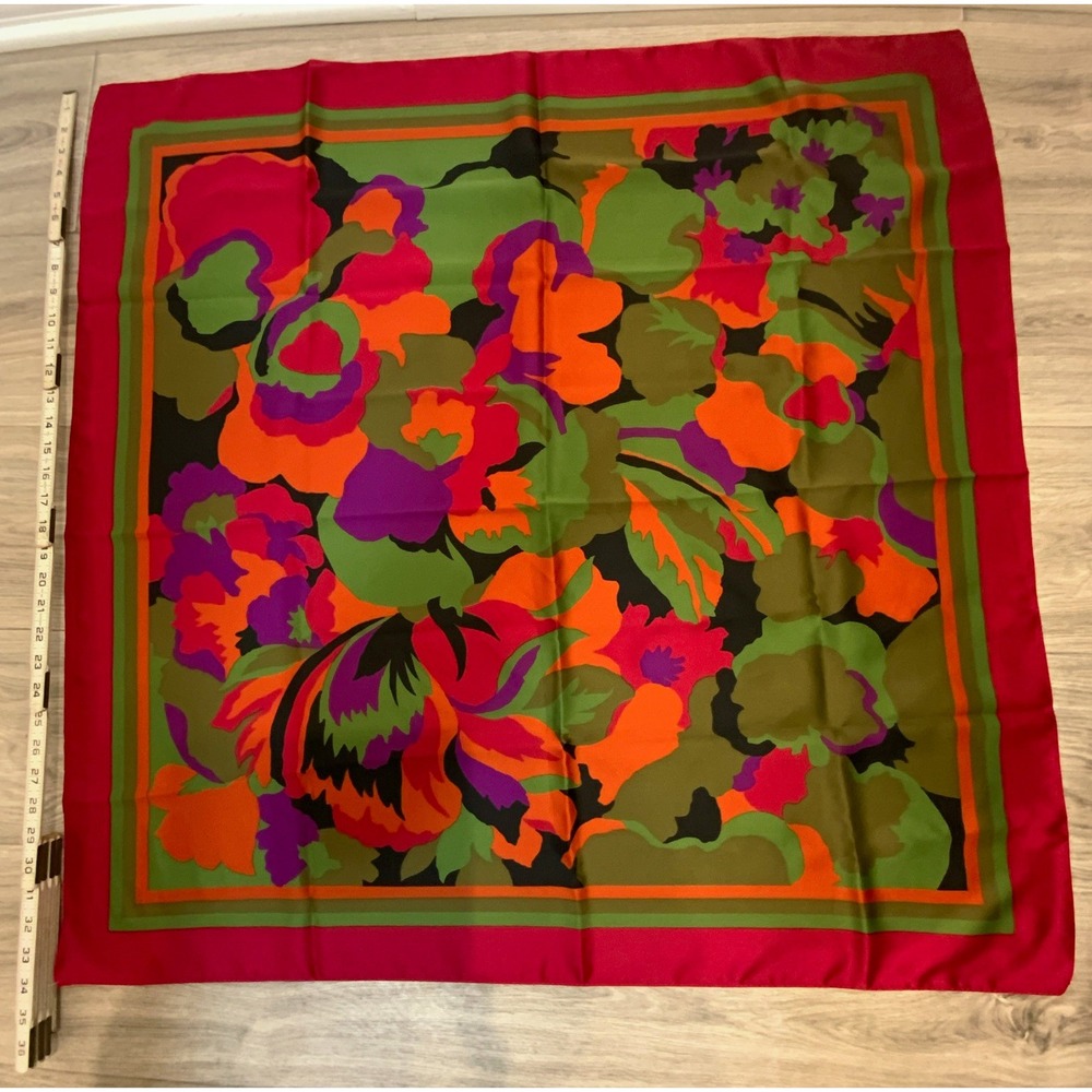 Unbranded Womens Square Scarf Multicolor Floral Print Red Border Green 34x34 - Picture 1 of 3